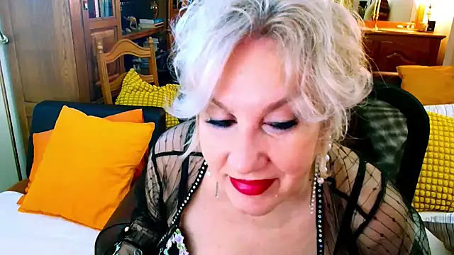 Snapshot of GattonaBiondona chatting on 11/05/25, 05:32 GattonaBiondona online show from 11/05/25, 05:32