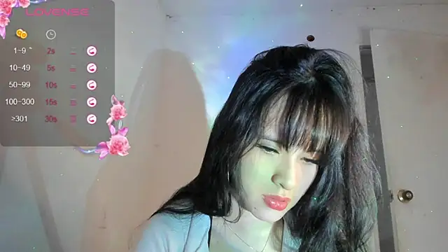 Snapshot of lolacute69 chatting on 10/11/25, 03:18 lolacute69 online show from 10/11/25, 03:18