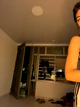 Snapshot of Boypolla11 chatting on 10/30/25, 04:11 Boypolla11 online show from 10/30/25, 04:11