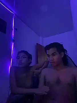 Snapshot of Boypolla11 chatting on 10/24/25, 05:28 Boypolla11 online show from 10/24/25, 05:28