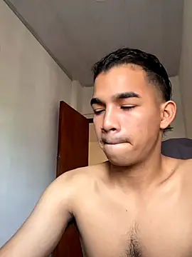 Snapshot of Boypolla11 chatting on 11/13/25, 12:53 Boypolla11 online show from 11/13/25, 12:53