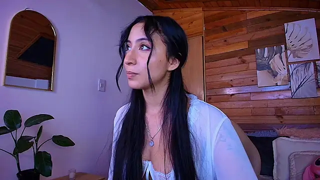 amber curly online show from 04/13/26, 07:29