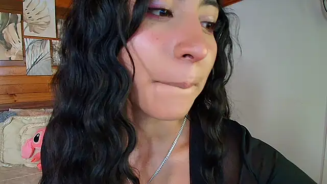 amber curly online show from 02/11/26, 07:47