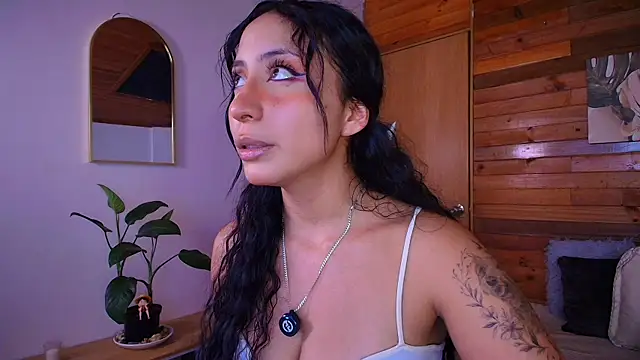 Snapshot of amber_curly chatting on 07/08/26, 07:47 amber curly online show from 07/08/26, 07:47