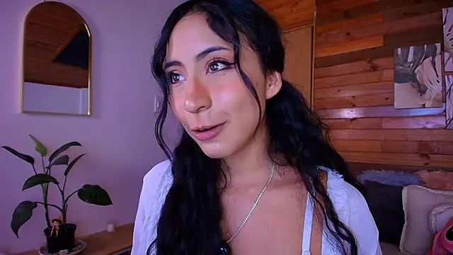 Snapshot of amber_curly chatting on 06/17/26, 08:52 amber curly online show from 06/17/26, 08:52