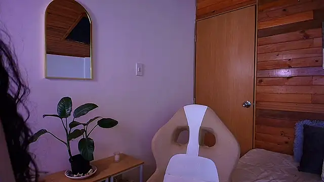 amber curly online show from 04/27/26, 08:29