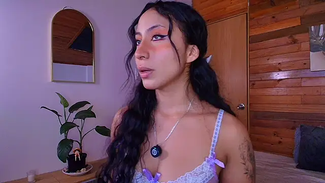 Snapshot of amber_curly chatting on 07/07/26, 03:37 amber curly online show from 07/07/26, 03:37