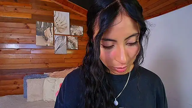 amber curly online show from 12/20/25, 07:17