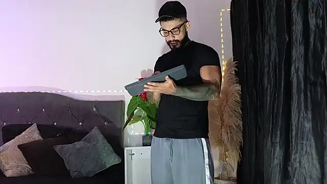 john cartter1 online show from 04/05/26, 12:12