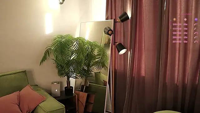 Sandy-the-Squirrel online show from 10/29/25, 12:48