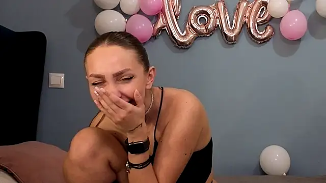 Snapshot of AnnaMaee chatting on 02/14/25, 11:20 AnnaMaee online show from 02/14/25, 11:20