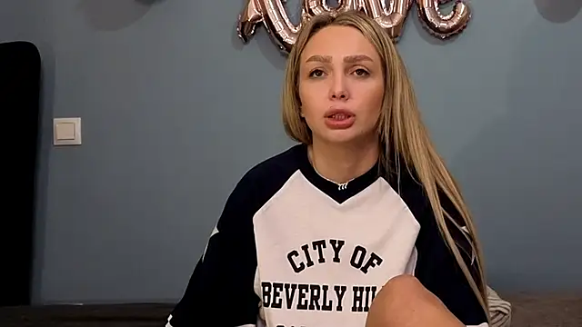 Snapshot of AnnaMaee chatting on 03/02/25, 02:30 AnnaMaee online show from 03/02/25, 02:30