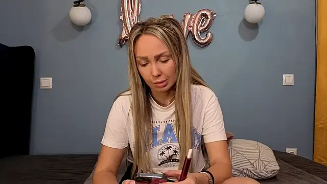 Snapshot of AnnaMaee chatting on 02/28/25, 09:12 AnnaMaee online show from 02/28/25, 09:12