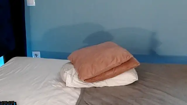 Snapshot of AnnaMaee chatting on 01/08/25, 02:14 AnnaMaee online show from 01/08/25, 02:14