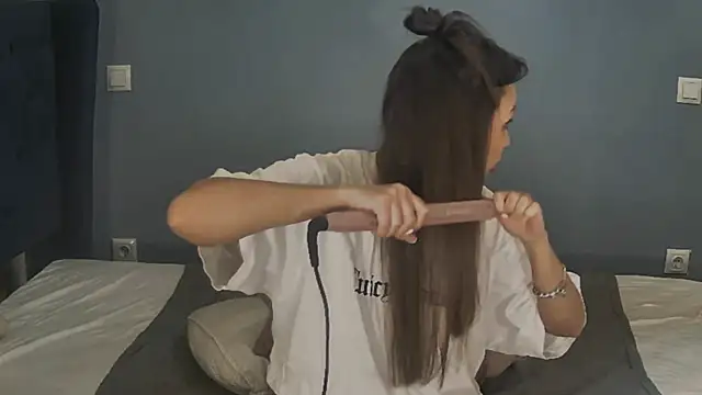 Snapshot of AnnaMaee chatting on 01/16/25, 11:27 AnnaMaee online show from 01/16/25, 11:27