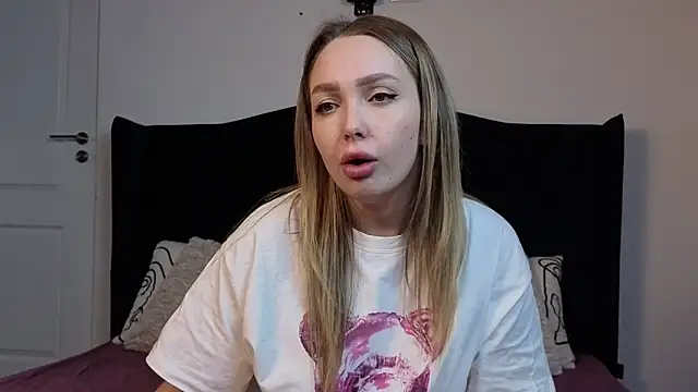 AnnaMaee online show from 02/24/26, 10:43