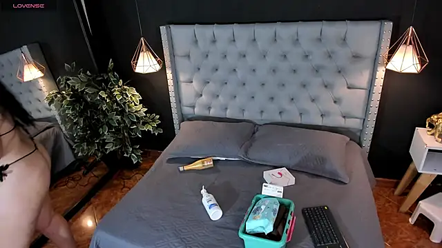 angeline blake  online show from 03/16/25, 05:50