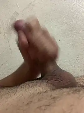 rodrig3105 online show from 03/14/25, 10:27