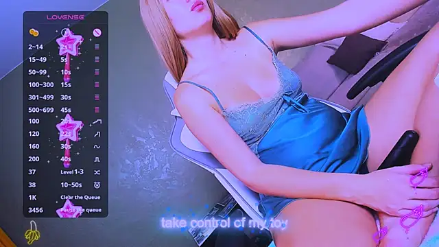 Snapshot of ReggieMeow chatting on 03/23/25, 01:31 ReggieMeow online show from 03/23/25, 01:31