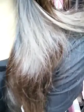 Snapshot of _Linez_ chatting on 12/17/24, 07:26  Linez  online show from 12/17/24, 07:26