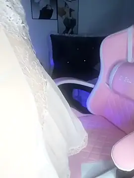 Snapshot of _Linez_ chatting on 03/18/25, 04:39  Linez  online show from 03/18/25, 04:39