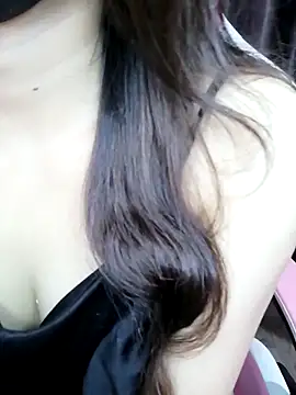 Snapshot of _Linez_ chatting on 12/04/24, 04:10  Linez  online show from 12/04/24, 04:10