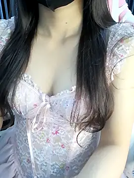 Snapshot of _Linez_ chatting on 10/09/25, 05:35  Linez  online show from 10/09/25, 05:35