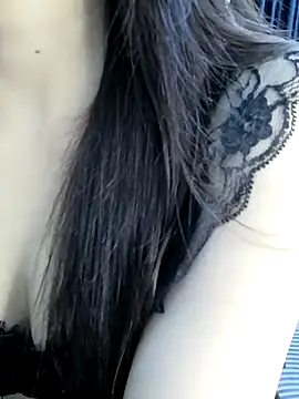 Snapshot of _Linez_ chatting on 10/02/25, 05:38  Linez  online show from 10/02/25, 05:38