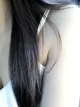 Snapshot of _Linez_ chatting on 10/10/25, 05:25  Linez  online show from 10/10/25, 05:25