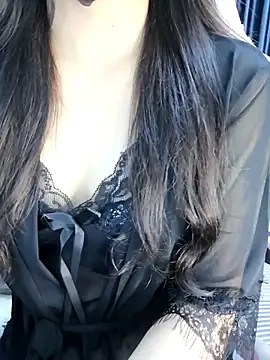 Snapshot of _Linez_ chatting on 10/07/25, 05:14  Linez  online show from 10/07/25, 05:14