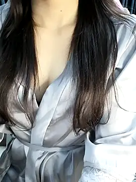 Snapshot of _Linez_ chatting on 10/12/25, 06:09  Linez  online show from 10/12/25, 06:09