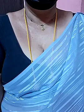 Snapshot of ananya956 chatting on 02/06/26, 01:40 ananya956 online show from 02/06/26, 01:40