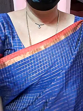 ananya956 online show from 11/18/25, 05:22