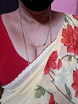 ananya956 online show from 12/17/25, 04:23