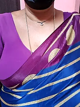 ananya956 online show from 11/19/25, 12:49