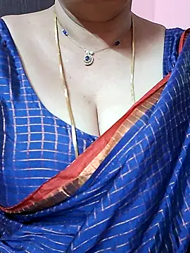 ananya956 online show from 05/18/26, 02:22