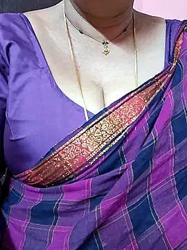 ananya956 online show from 04/05/26, 10:49