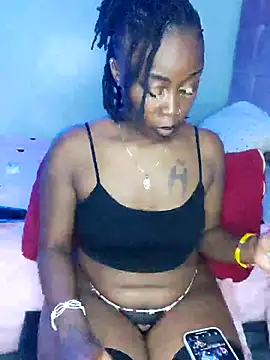 Lyiaspark online show from 10/30/25, 11:19