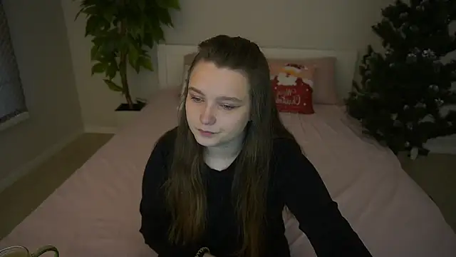 Snapshot of MagicPeachh_ chatting on 01/13/26, 07:01 MagicPeachh online show from 01/13/26, 07:01