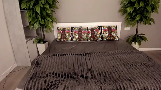 Snapshot of MagicPeachh_ chatting on 11/12/25, 01:37 MagicPeachh online show from 11/12/25, 01:37