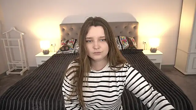 MagicPeachh  online show from 06/17/26, 12:48