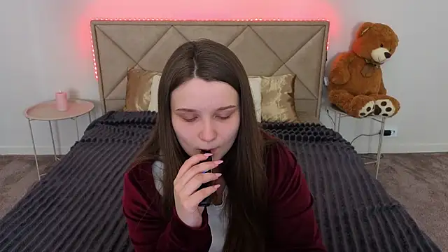 MagicPeachh  online show from 04/22/26, 06:53