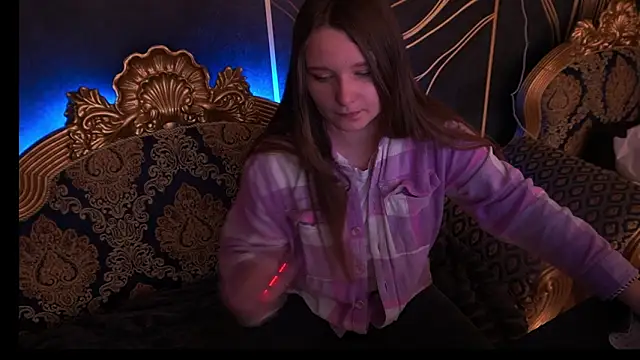 Snapshot of MagicPeachh_ chatting on 02/02/26, 01:43 MagicPeachh online show from 02/02/26, 01:43