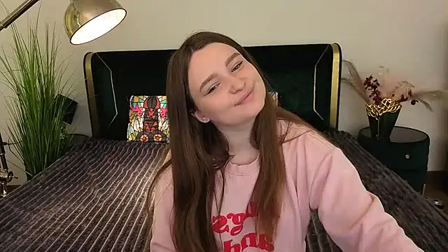 MagicPeachh  online show from 05/04/26, 05:55