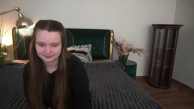 MagicPeachh  online show from 06/02/26, 06:24