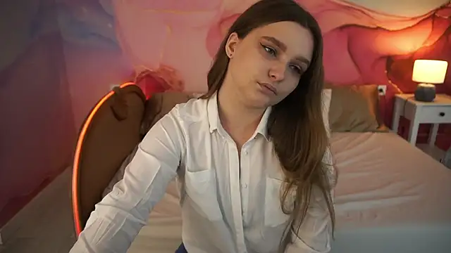 Snapshot of MagicPeachh_ chatting on 09/17/25, 12:40 MagicPeachh online show from 09/17/25, 12:40