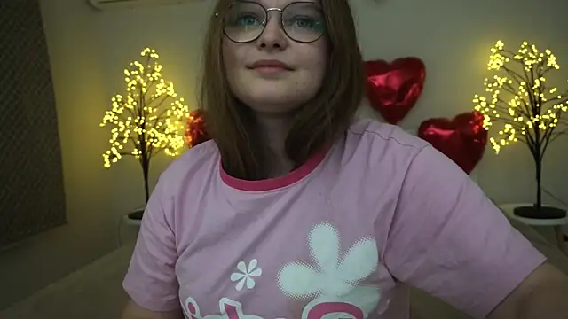 Snapshot of MagicPeachh_ chatting on 02/28/25, 04:31 MagicPeachh online show from 02/28/25, 04:31