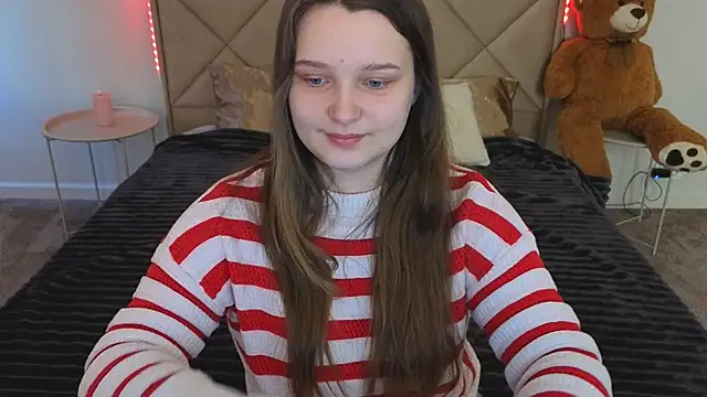 Snapshot of MagicPeachh_ chatting on 04/13/26, 05:33 MagicPeachh online show from 04/13/26, 05:33