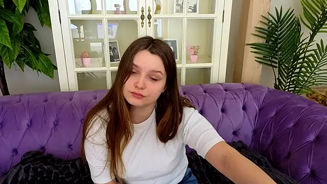 MagicPeachh  online show from 05/06/26, 05:44