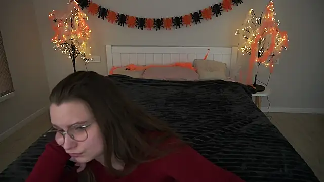 Snapshot of MagicPeachh_ chatting on 10/22/25, 12:59 MagicPeachh online show from 10/22/25, 12:59